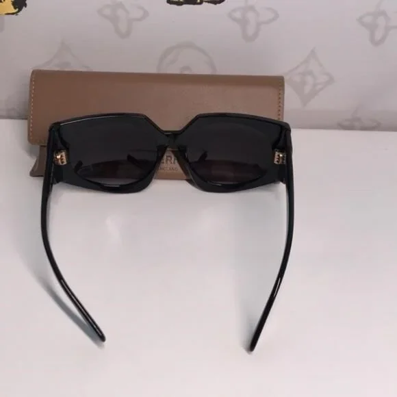 New Authentic Burberry BE4306 3001 Black Sunglasses